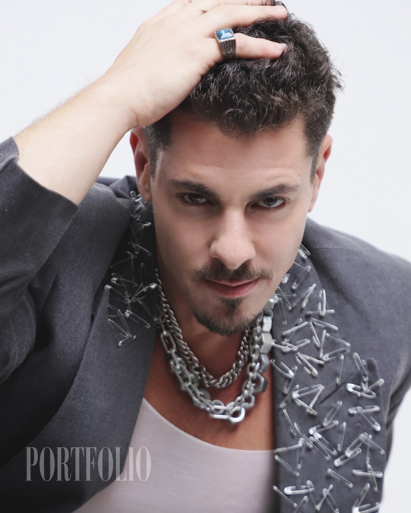 Revista Portfolio Sacha Bali 03” class=